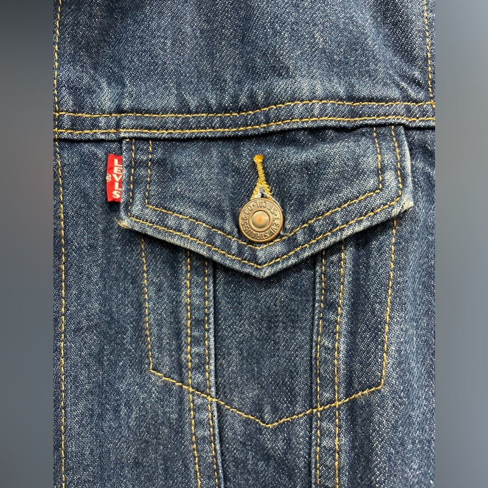 LEVI’S | Premium Flannel Lined Denim Jacket, Size M - Picture 6 of 9